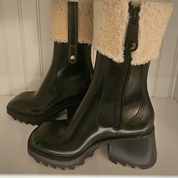 Chloe Black Rubber Boots with Shearling Size 6 - Picture 3 of 5